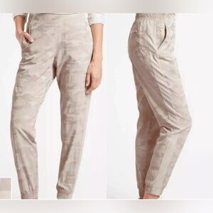 Athleta Brooklyn camo joggers beige size 8T